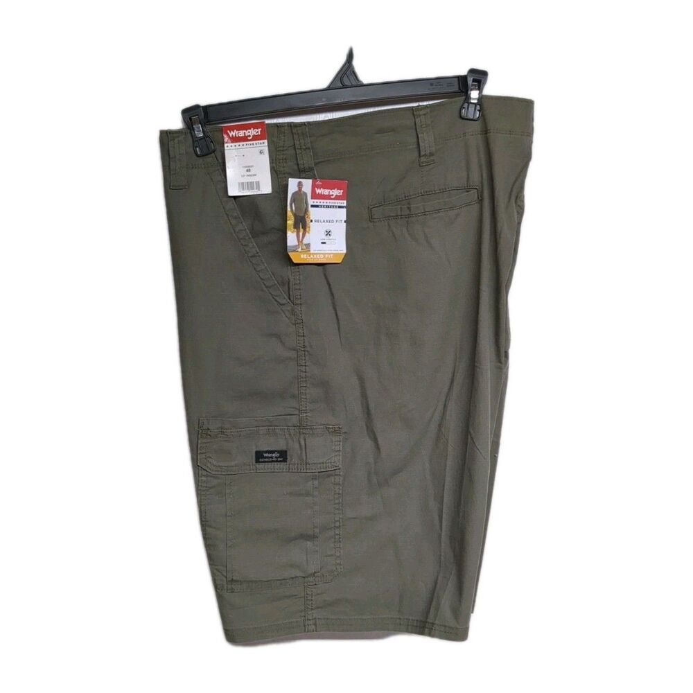 NEW Wrangler Men Shorts 48 Relaxed Fit Low Stretch 5 Star Heritage Green Khaki
